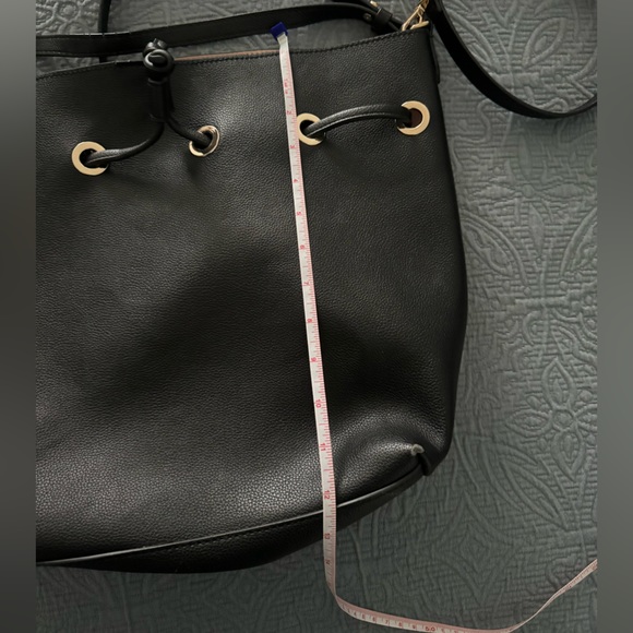 H&M Black Imitation Leather Shoulder/Crossbody Bag With Attached Cosmetic Bag. - Picture 10 of 15